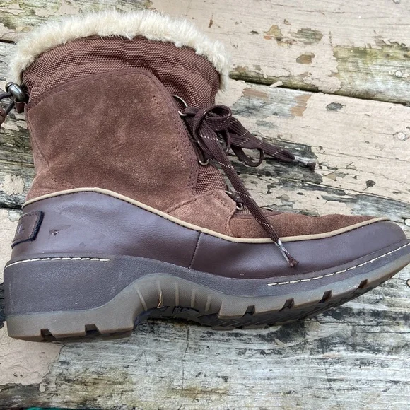 Sorel winter boots Size 9 Brown lace up durable boot. Pre-loved condition - Picture 10 of 17